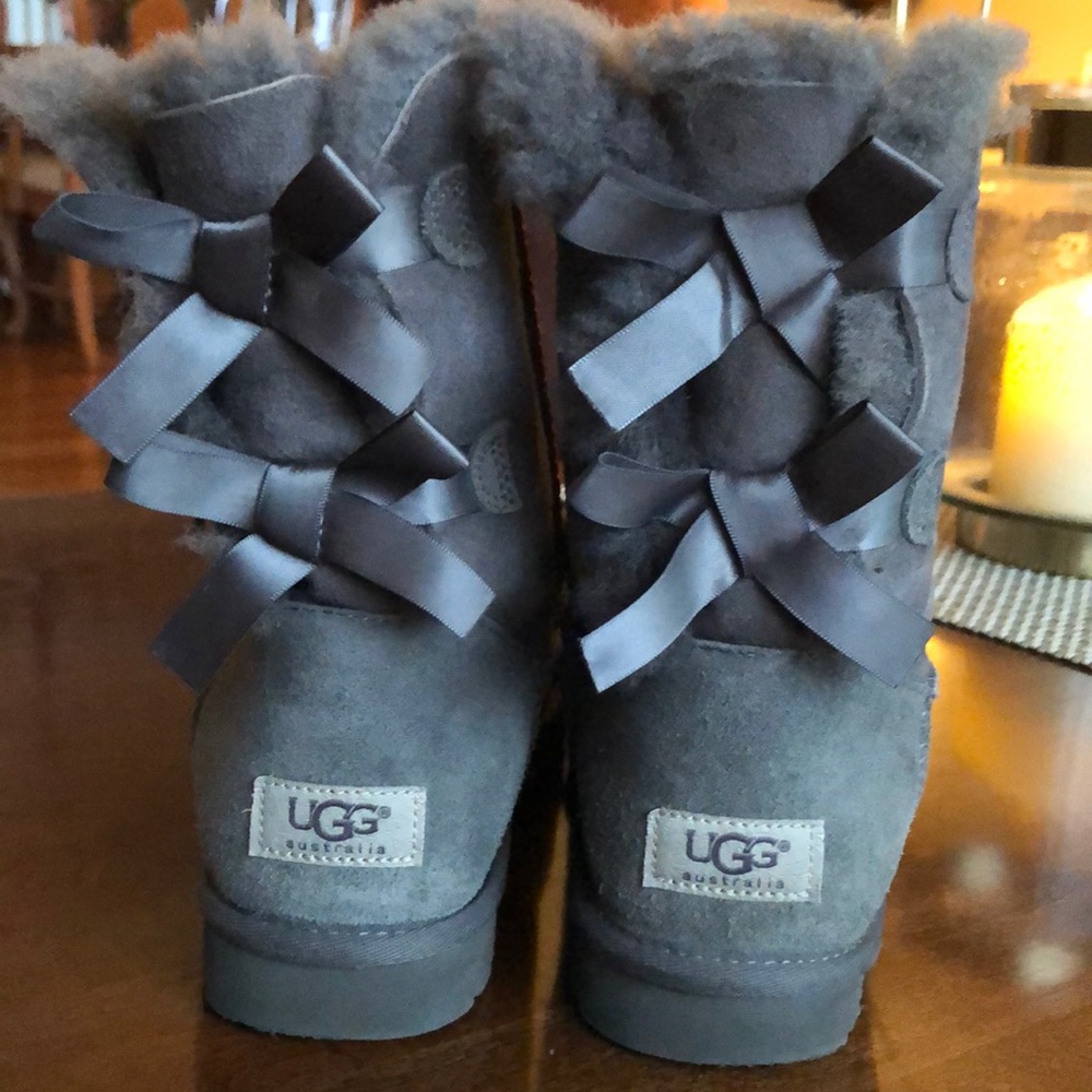 UGG Bailey Bow boots in grey